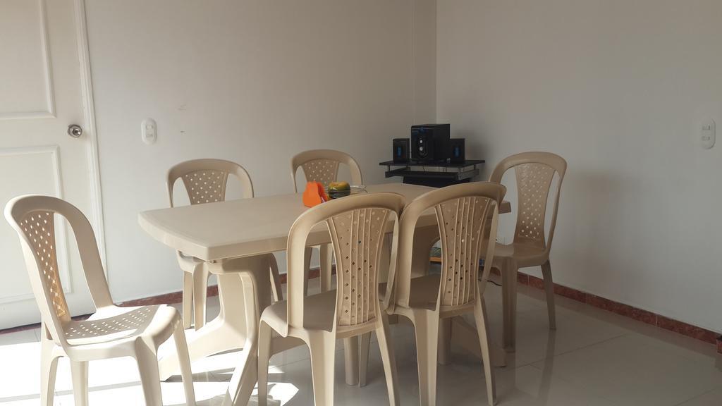 Habitaciones En Medellin Luaran gambar