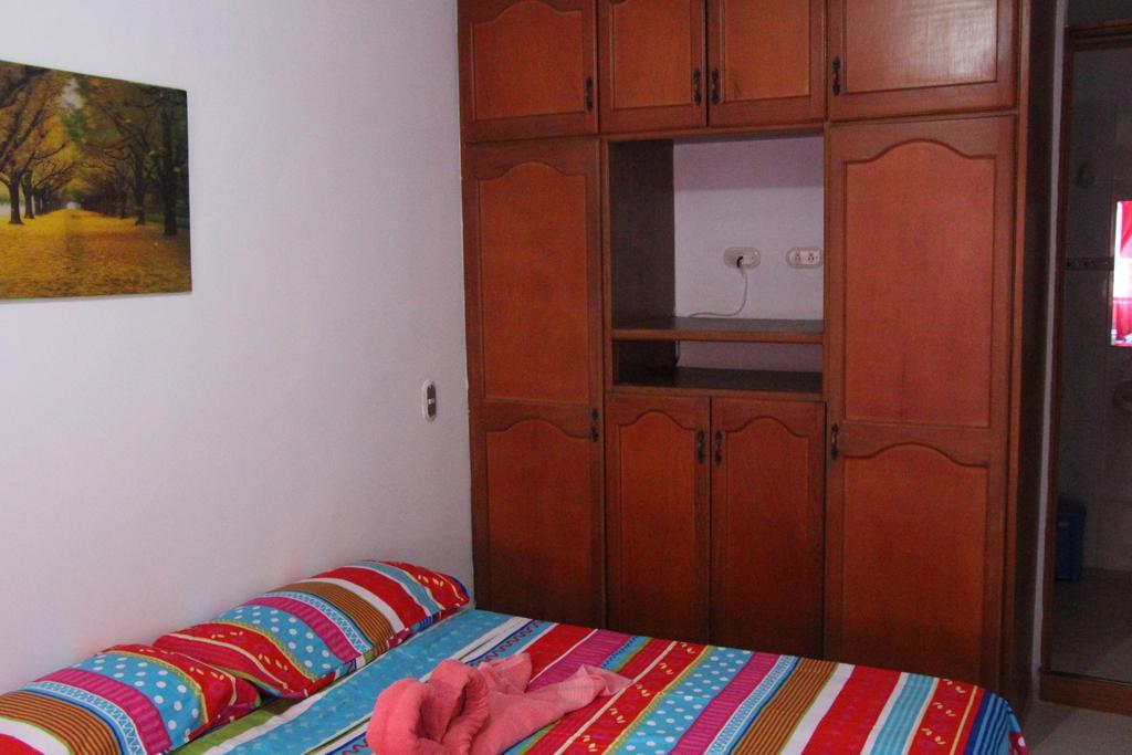 Habitaciones En Medellin Luaran gambar
