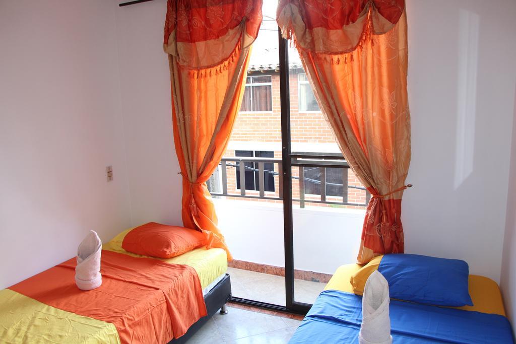 Habitaciones En Medellin Luaran gambar