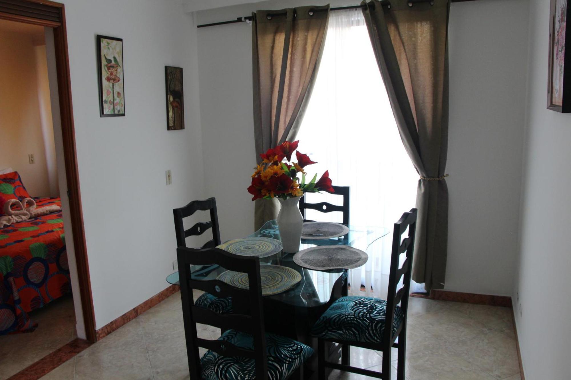 Habitaciones En Medellin Luaran gambar
