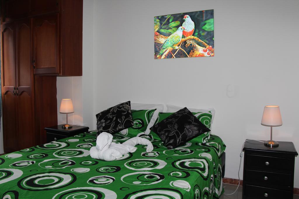 Habitaciones En Medellin Luaran gambar