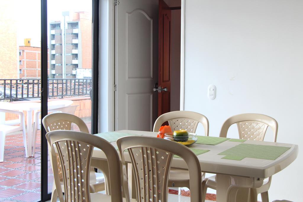 Habitaciones En Medellin Luaran gambar